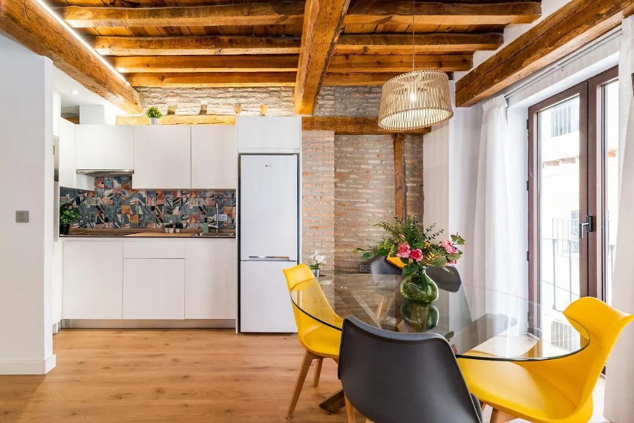 Wekey Homes Granada, Mesones Central Suites דירה